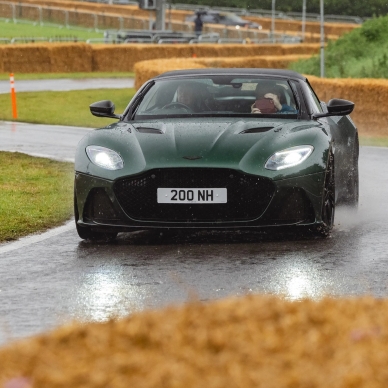 ASTON MARTIN DBS VOLANTE